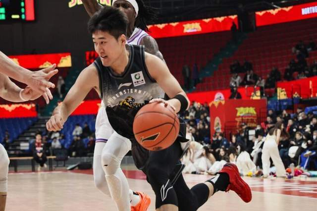 GA黄金甲官方网站-32分+6记三分！失意国手砍分能力不输小外援，郭士强该重点考察了