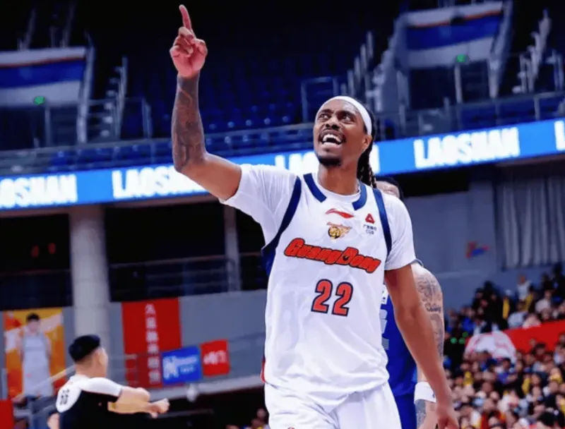 GA黄金甲平台-麦考尔出战43分钟，投篮27中13狂砍43分3篮板3助攻2抢断